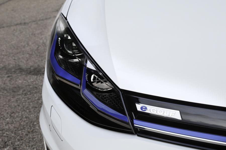 Детали экстерьера Volkswagen e-Golf 2017 года  (WW) (фото 15 из 49)